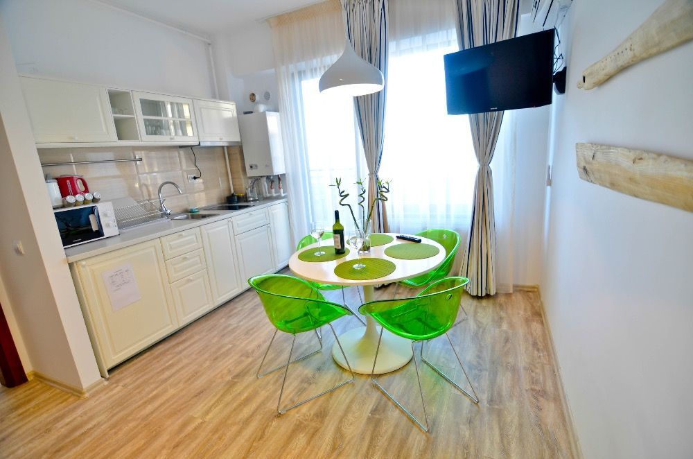 Summerland Happy Blue MAMAIA 400€ / luna