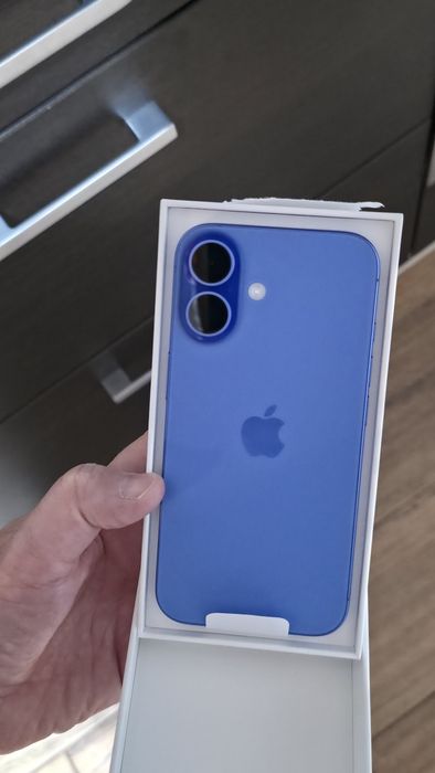 iPhone 16 nou 2 ani garantie