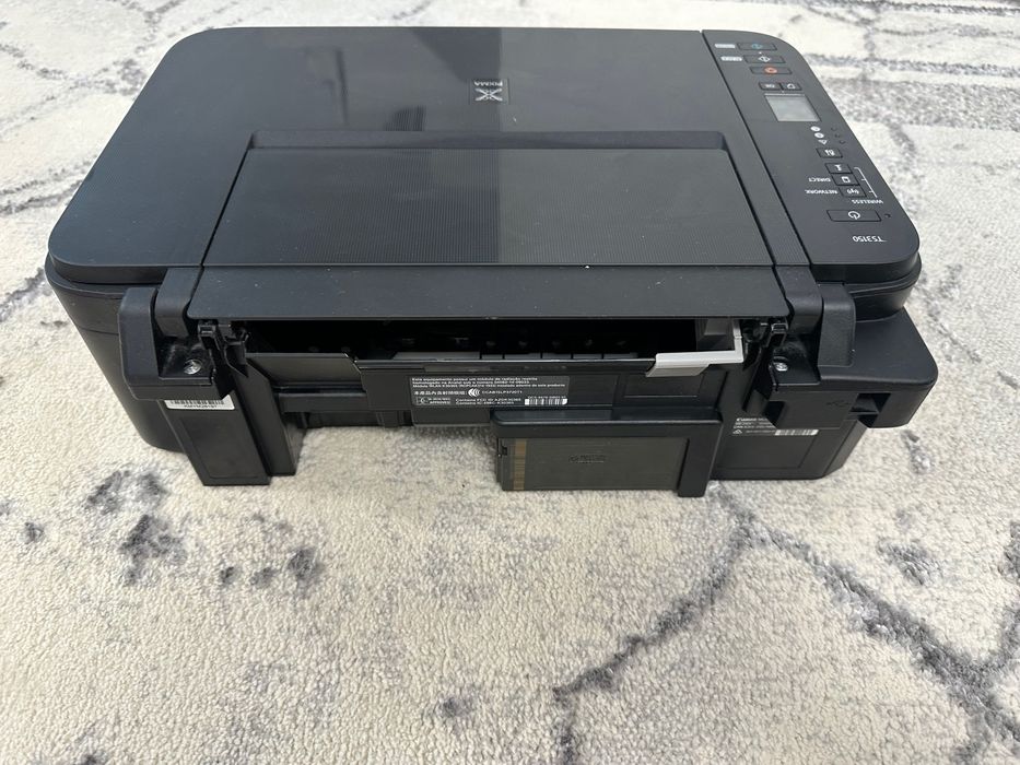 Vând imprimantă Cannon este și xerox nouă