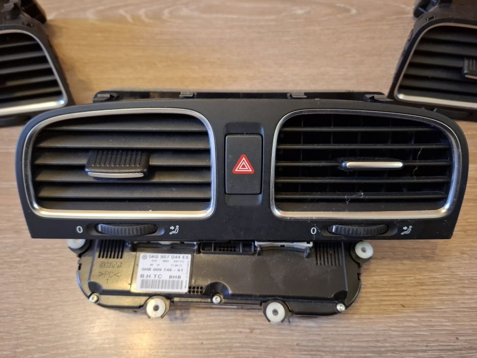 Grile aerisire fata stanga dreapta + modul control clima Golf 6 combi