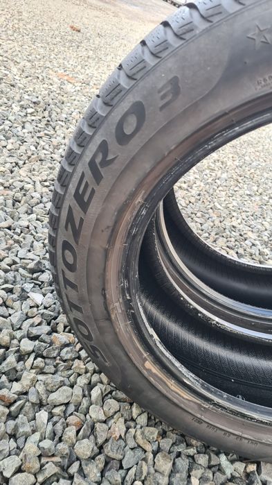 Vand anvelope iarna Pirelli SottoZero 3, 205.60 R17, 7mm !!
