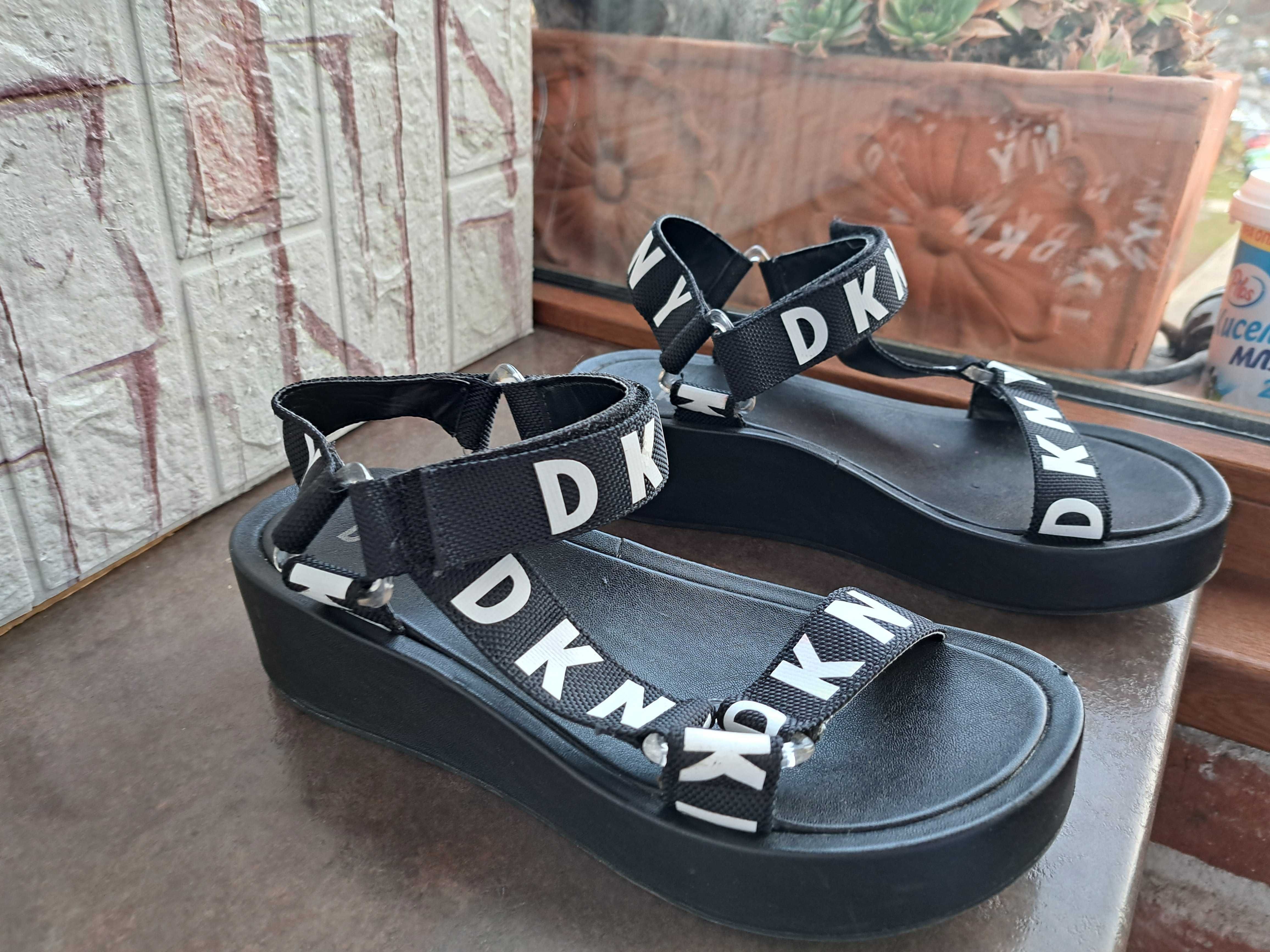 дамски сандали DKNY.летни обувки,отворени сандали на платформа ном. 38