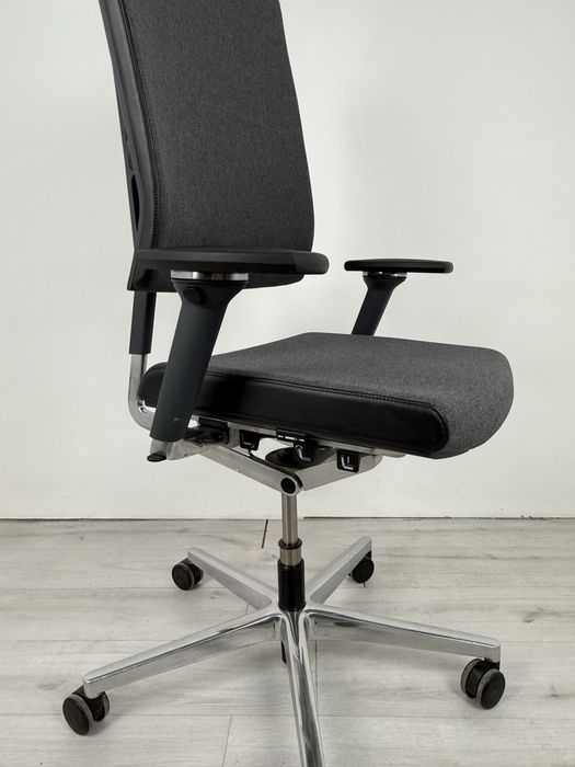 Висок клас изпълнителен офис стол Viasit Scope обзавеждане