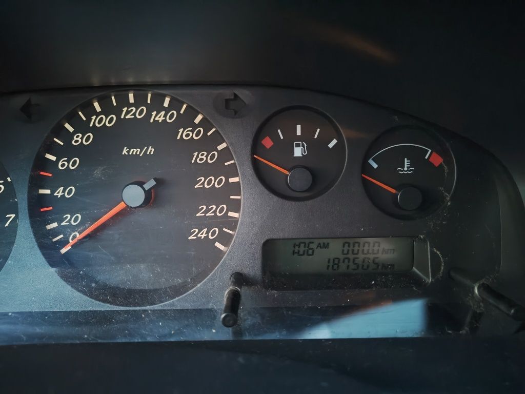 Nissan Almera  1.8 газ бензин