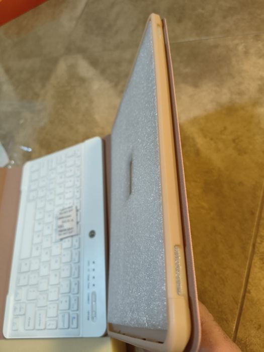 Безжична клавиатура и кейс за таблет 10 инча