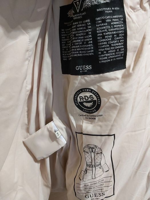 Най-добрите цени за годината!Зимно дамско яке Guess