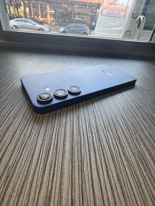Като нов! Samsung galaxy s25