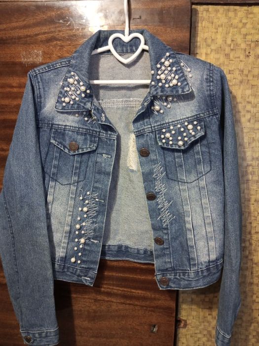 Продам женские джинсы, юбку. И куртку