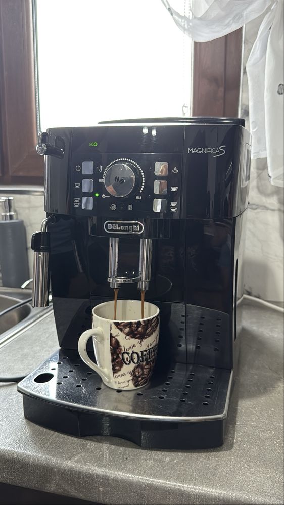 Кафеавтомат DeLonghi Magnifica
