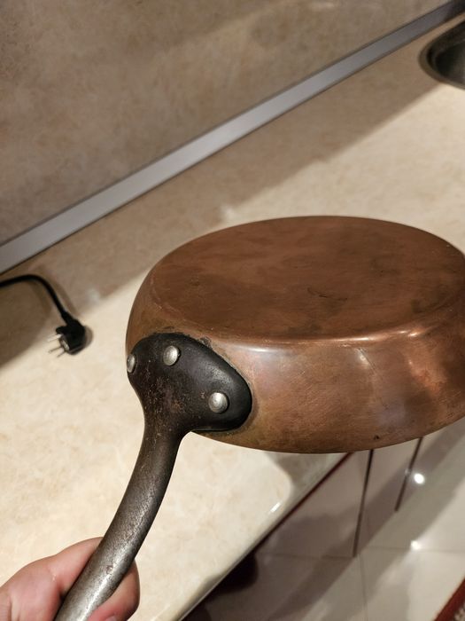 Меден масивен тиган