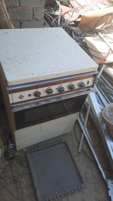 Газ плита 4 камерный.