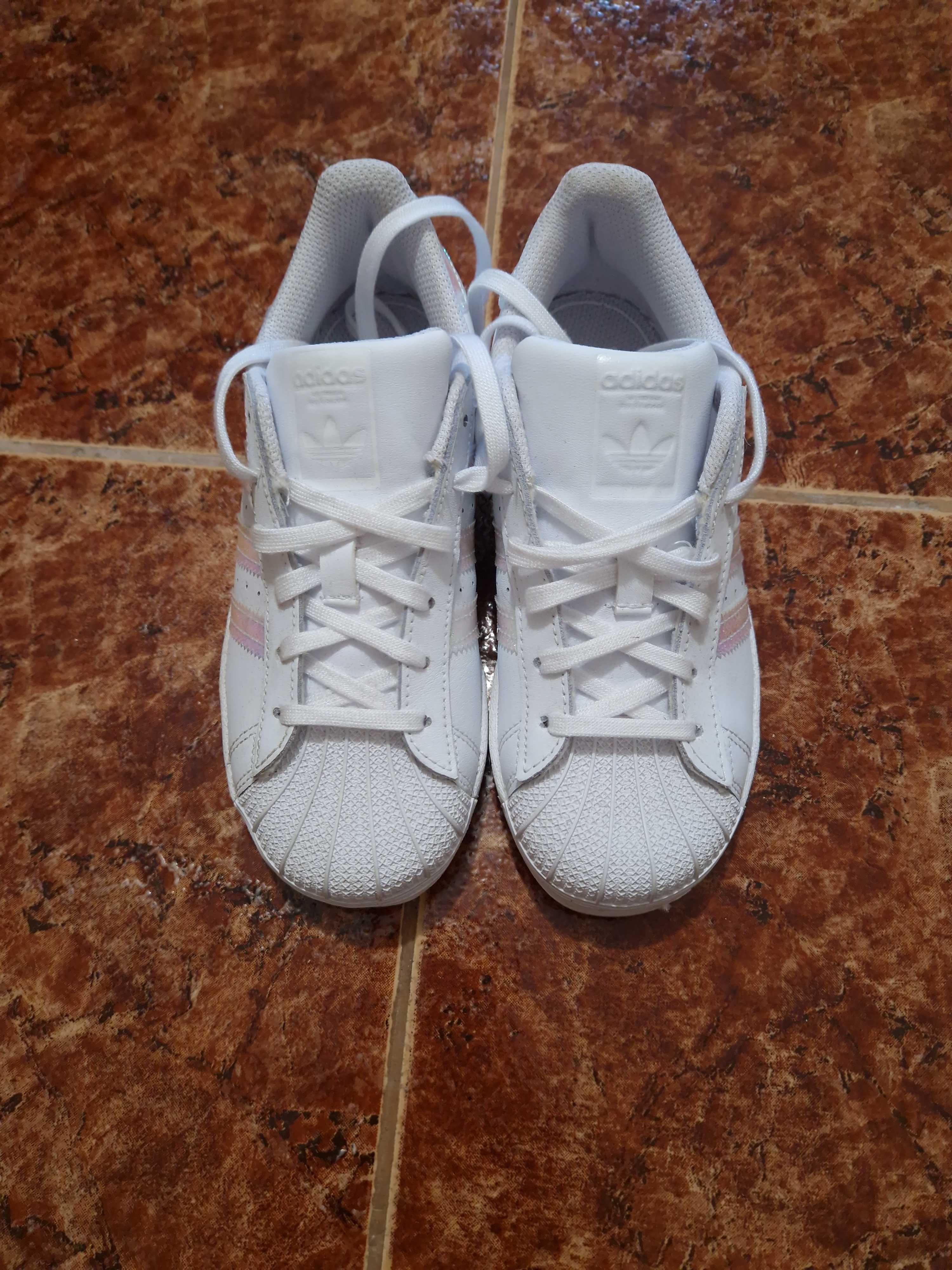 Маратонки adidas superstar