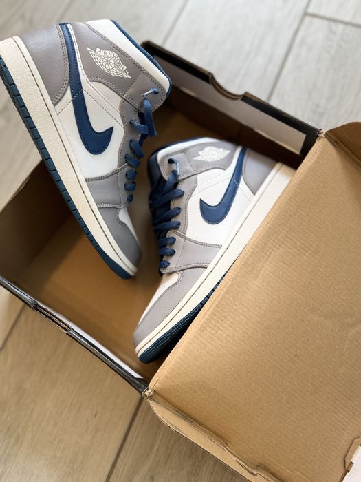 Adidasi Air Jordan 1 mid nr 42,5