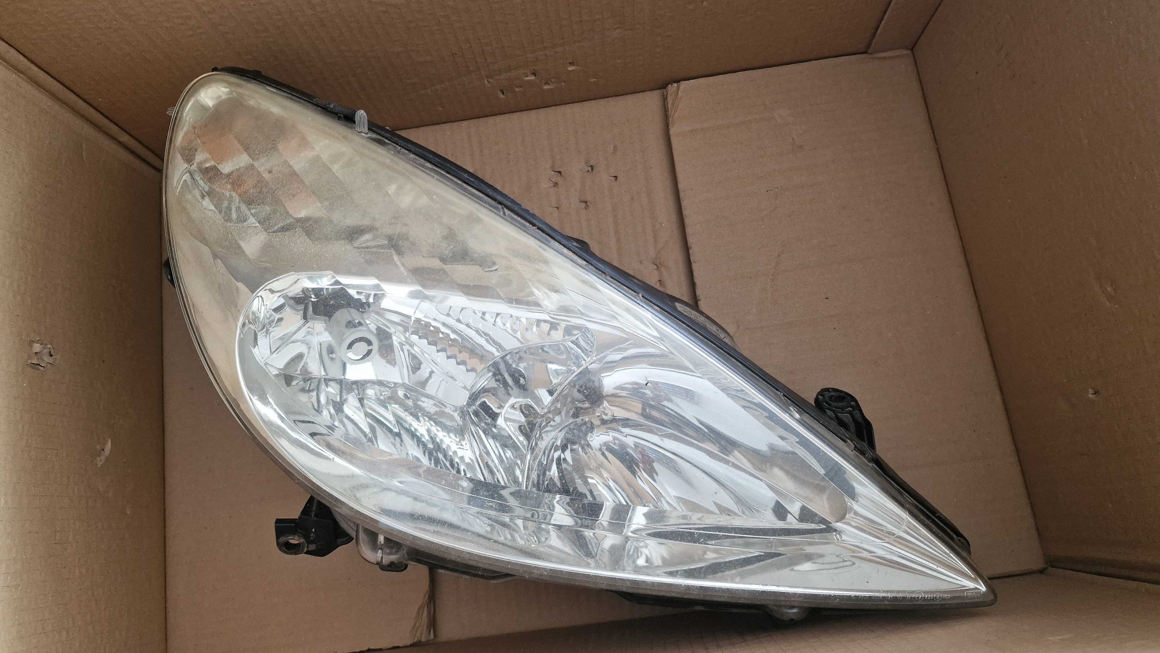 Пежо 607 ксенон ксенонов десен фар xenon far desen Peugeot 607 6205X9