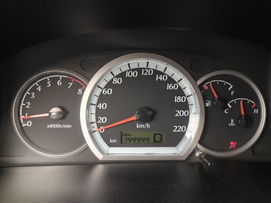 Gentra sotiladi. Продается Жентра.