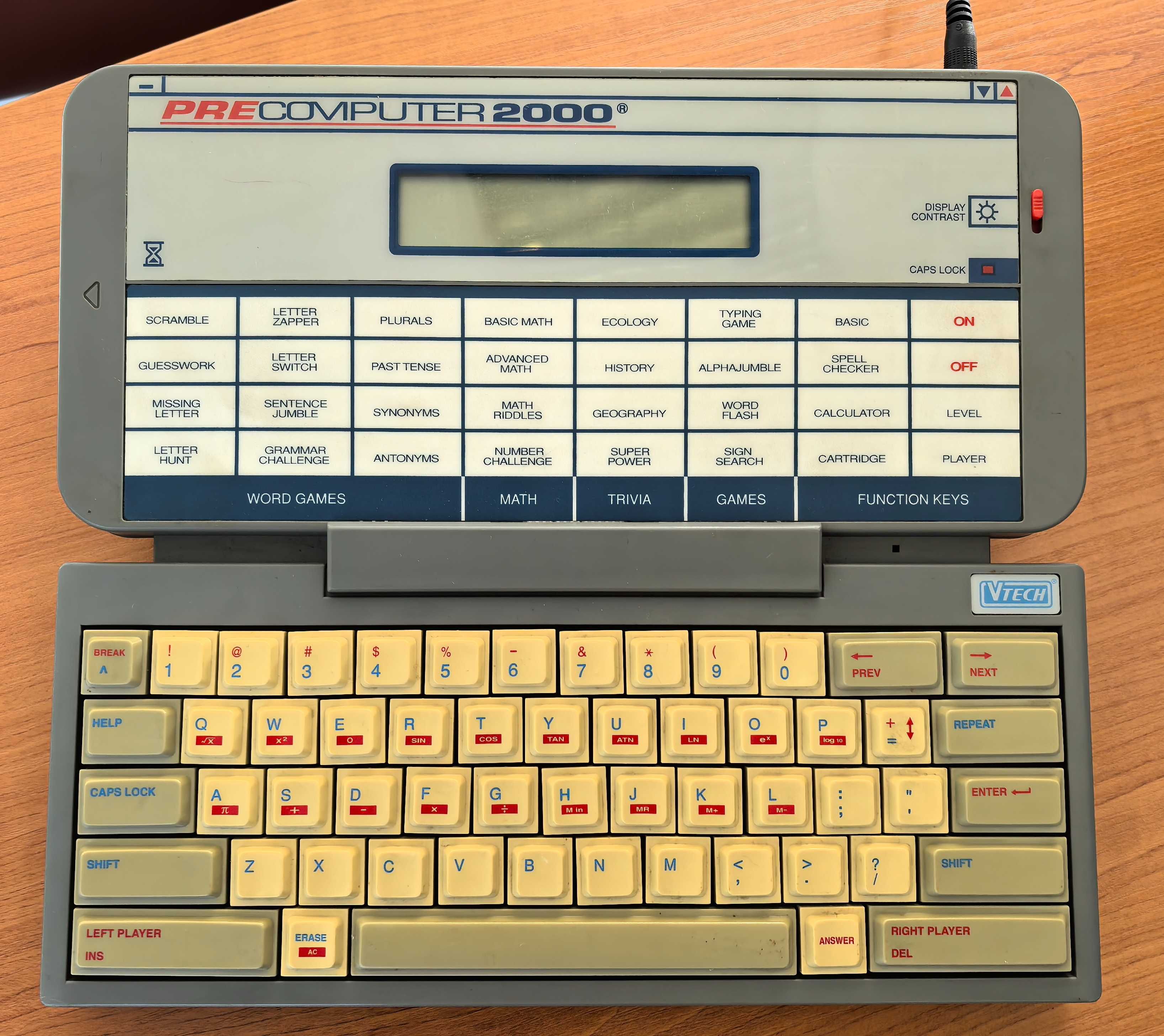 Компютър/лаптоп с игри и задачи Vtech PreComputer 2000