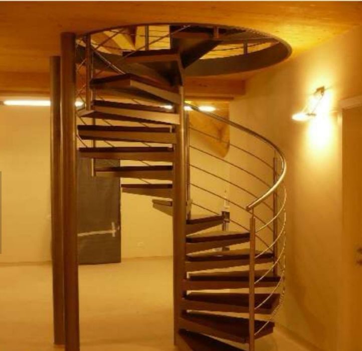 Scara metalica elicoidala