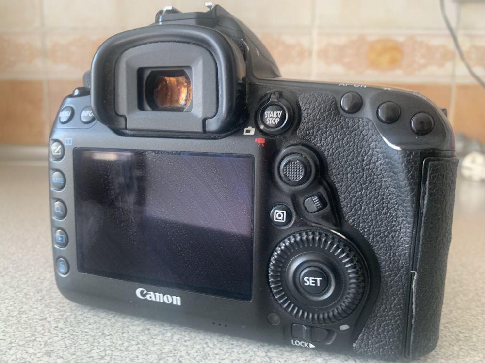 Canon EOS 5D  Mark 4