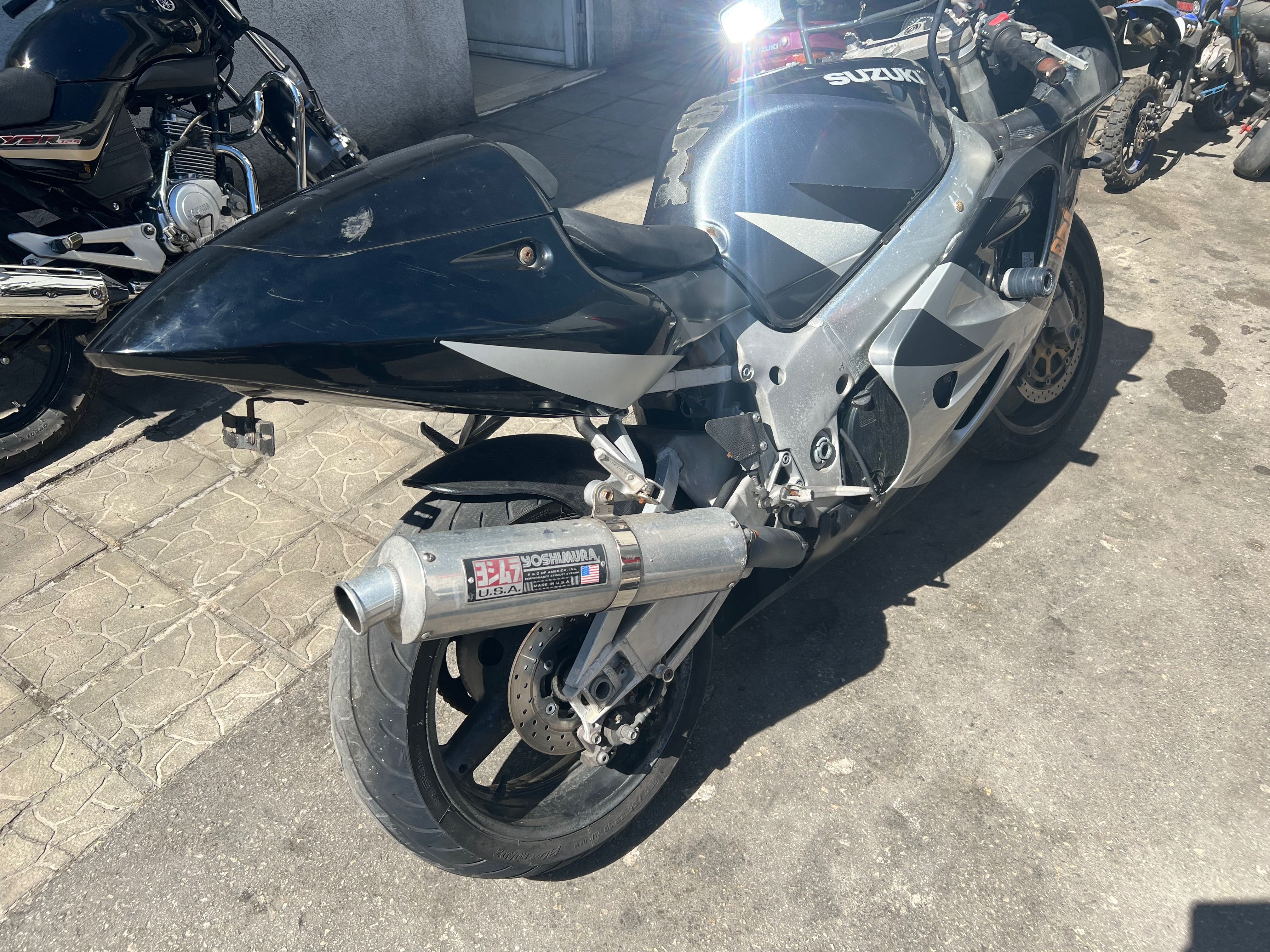 Suzuki SRAD gsxr 600 / 750 на ЧАСТИ