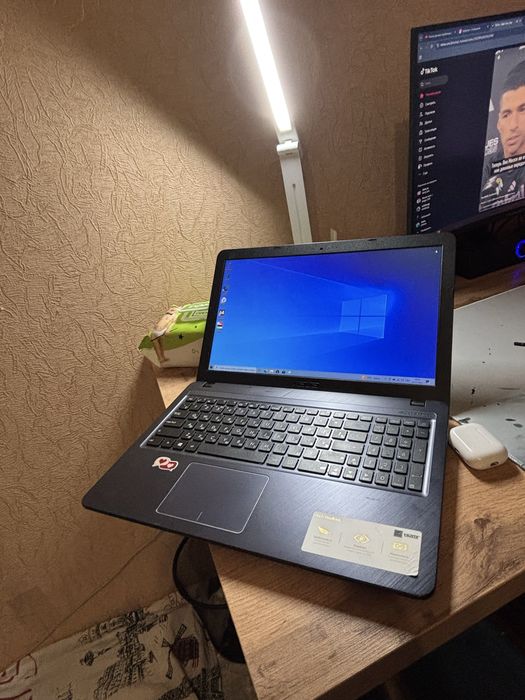 Продам ноутбук asus