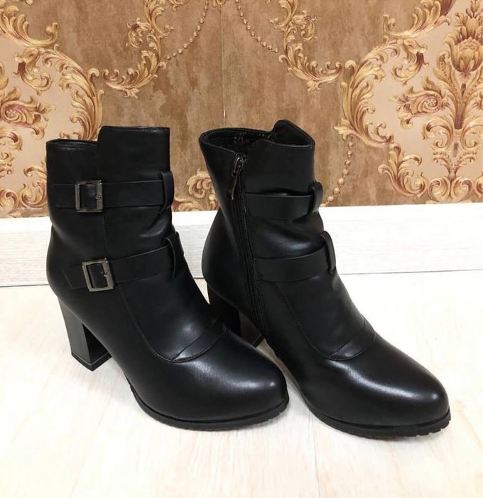 Айоллар этиги каблукда