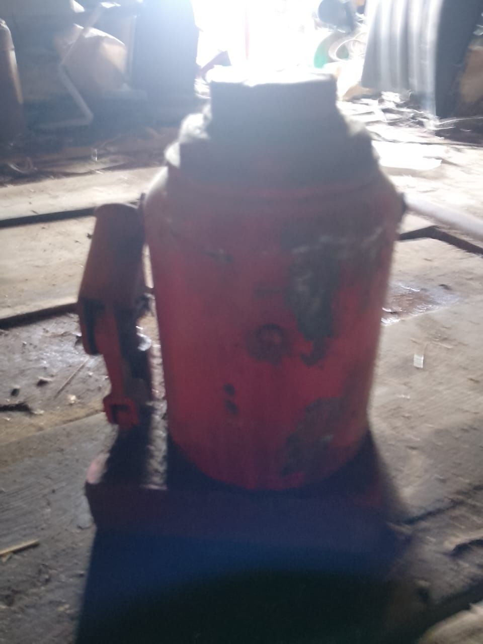 Продам домкрат  50 т