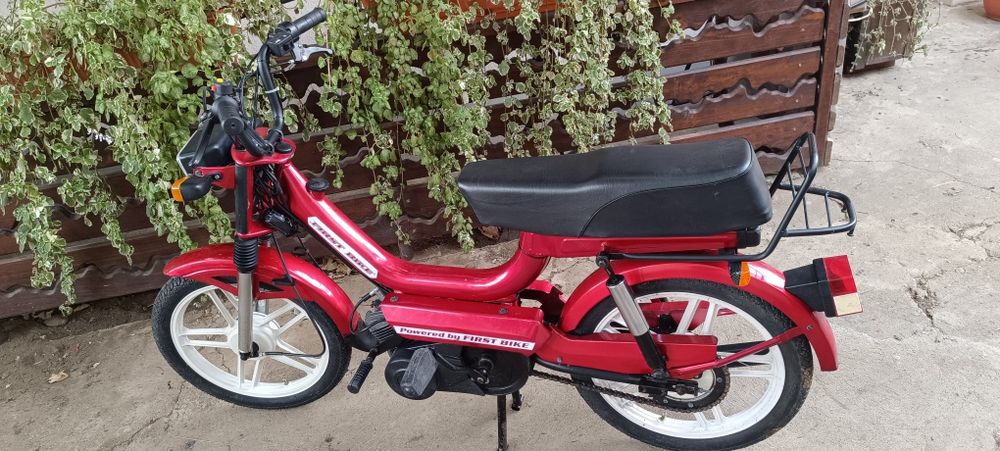 Vând moped FirstBike nou