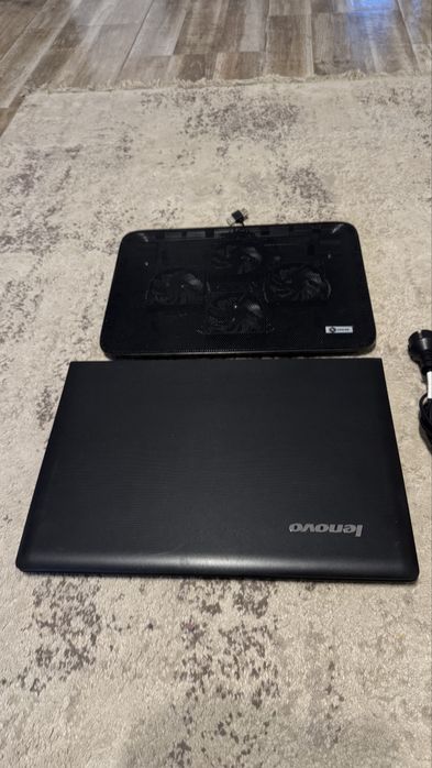 Vand laptop lenovo i7 stare excelenta