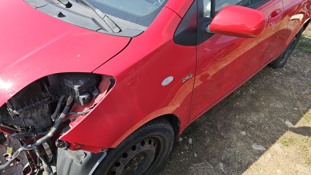 Aripa stânga fata toyota yaris 2008