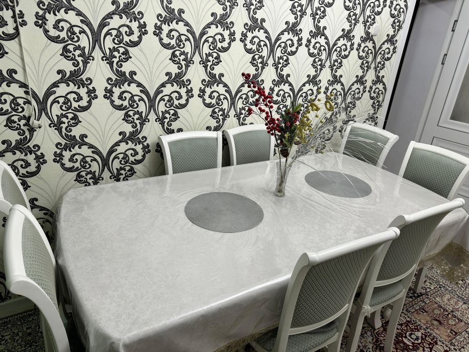 Продам раздвижной стол.