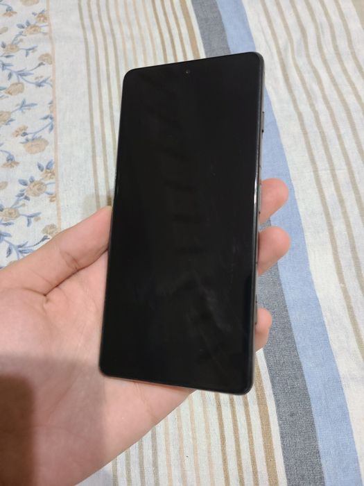 Poco F4 GT sotiladi 8/128gb
