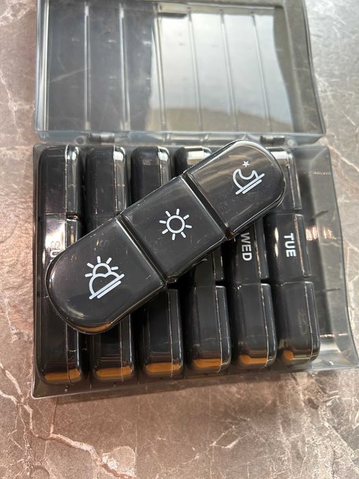 Organizator pastile/suplimente/vitamine 7 zile x 3 zone, NOU