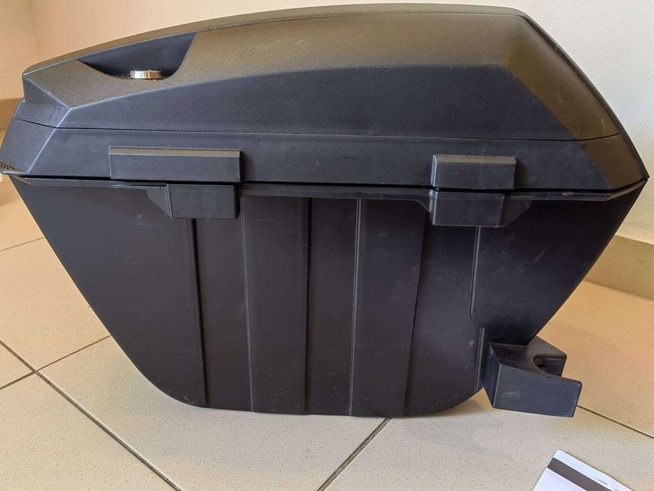 Carcasa usoara SHAD SH23