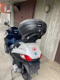 Piaggio MP3 300 Hybrid