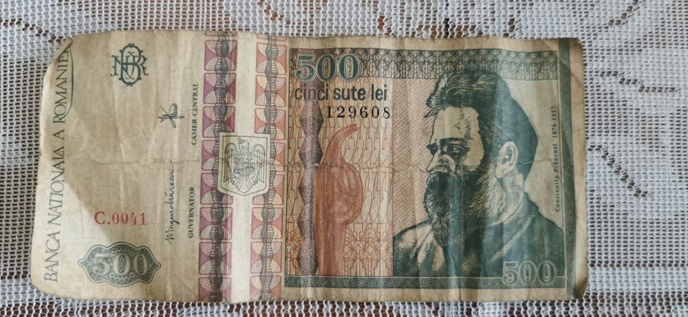 Diverse bancnote de 500, 1000 și 5000 de lei