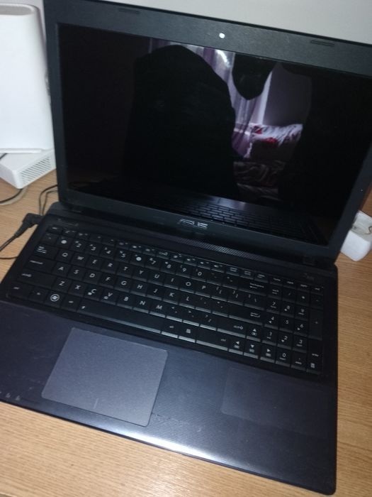 Vând laptop ASUS