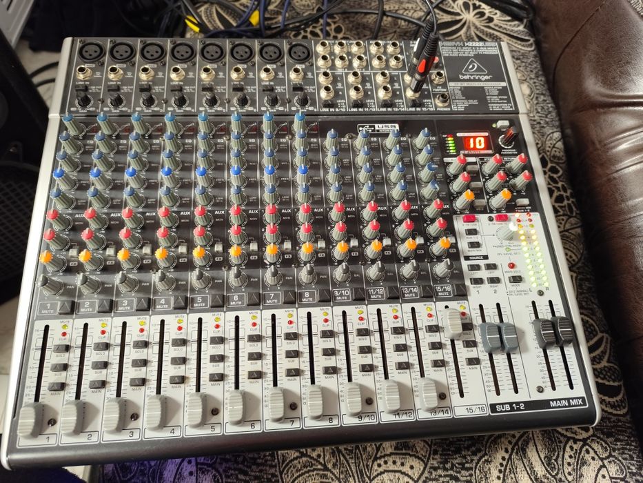 Mixer pasiv Behringer xenyx x2222 usb