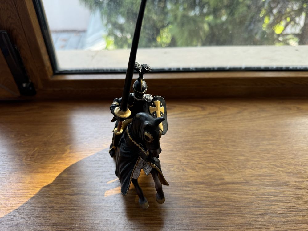 Set figurine cavaleri de turnir