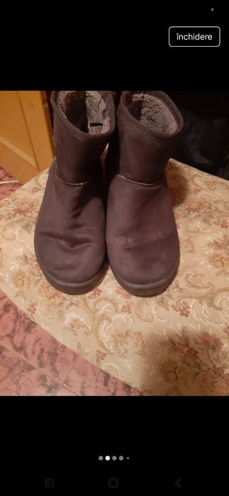 Vind cizmulițe  tip UGG de culoare  gri marimea  38