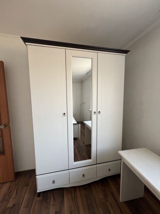 Продам спальный гарнитур