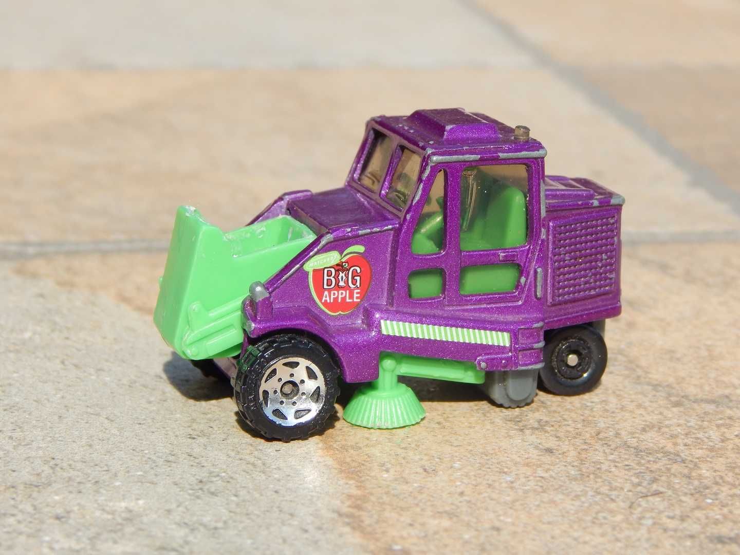 Macheta masina curatare stradala Street Cleaner Matchbox Mattel 1999