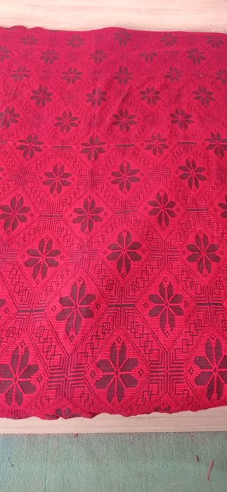 Две чисто нови кувертюри за легло