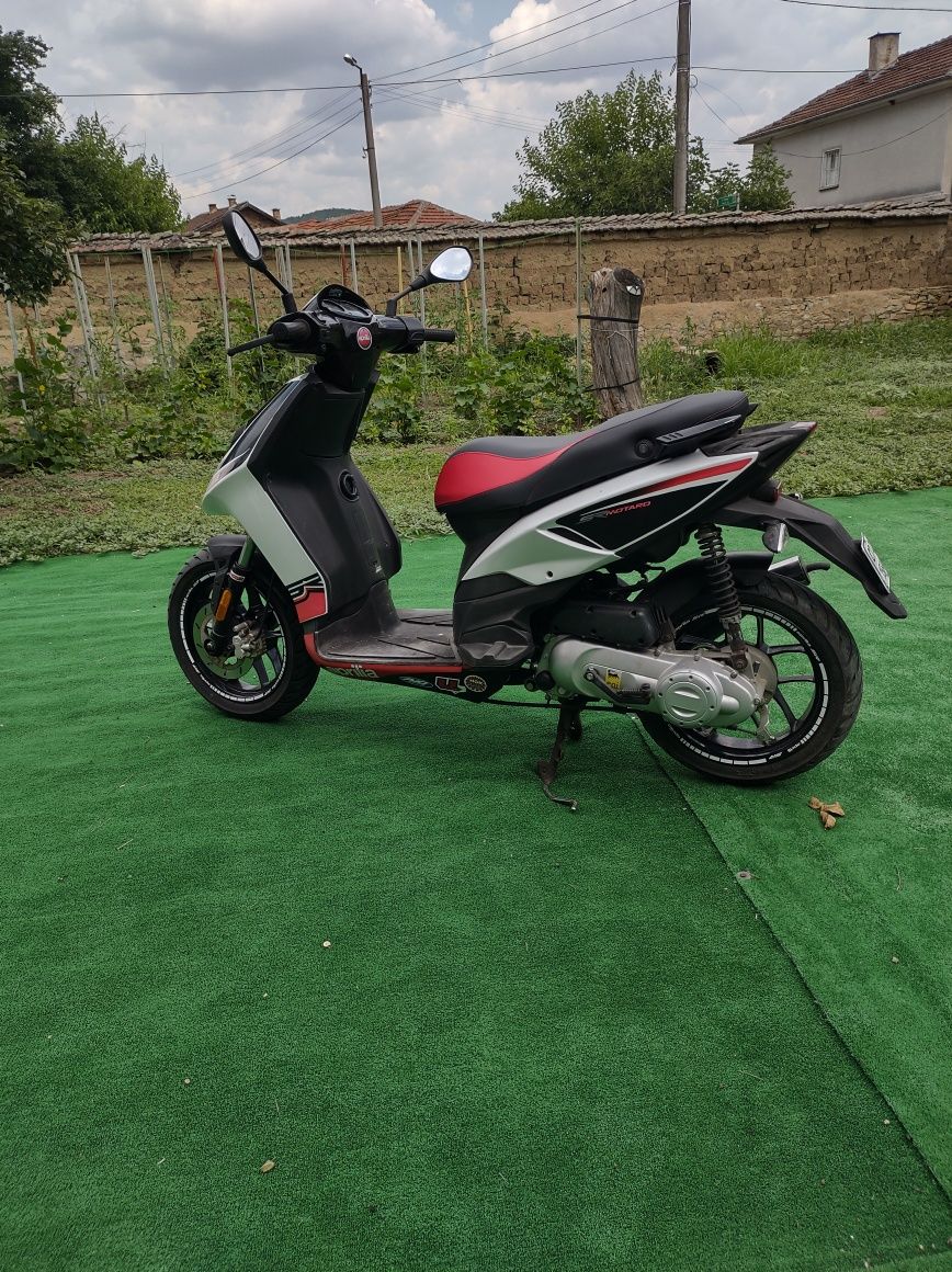 Скутер Aprilia SR50 Априлия