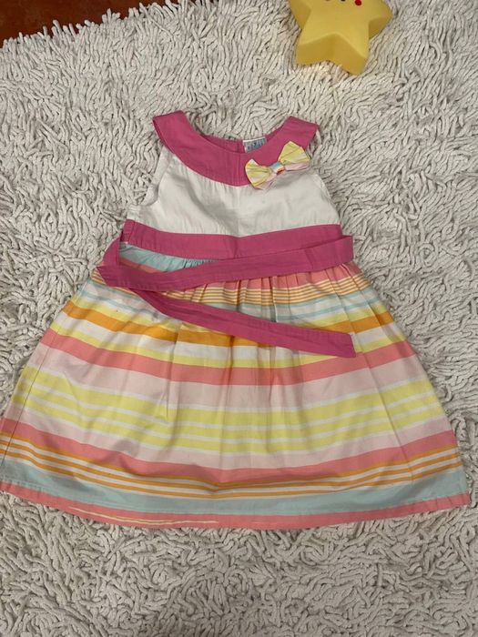 Вещи для девочки от 2-4. В отличном состоянии .