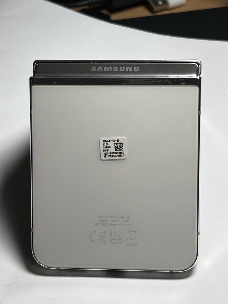 Samsung Galaxy Flip 5