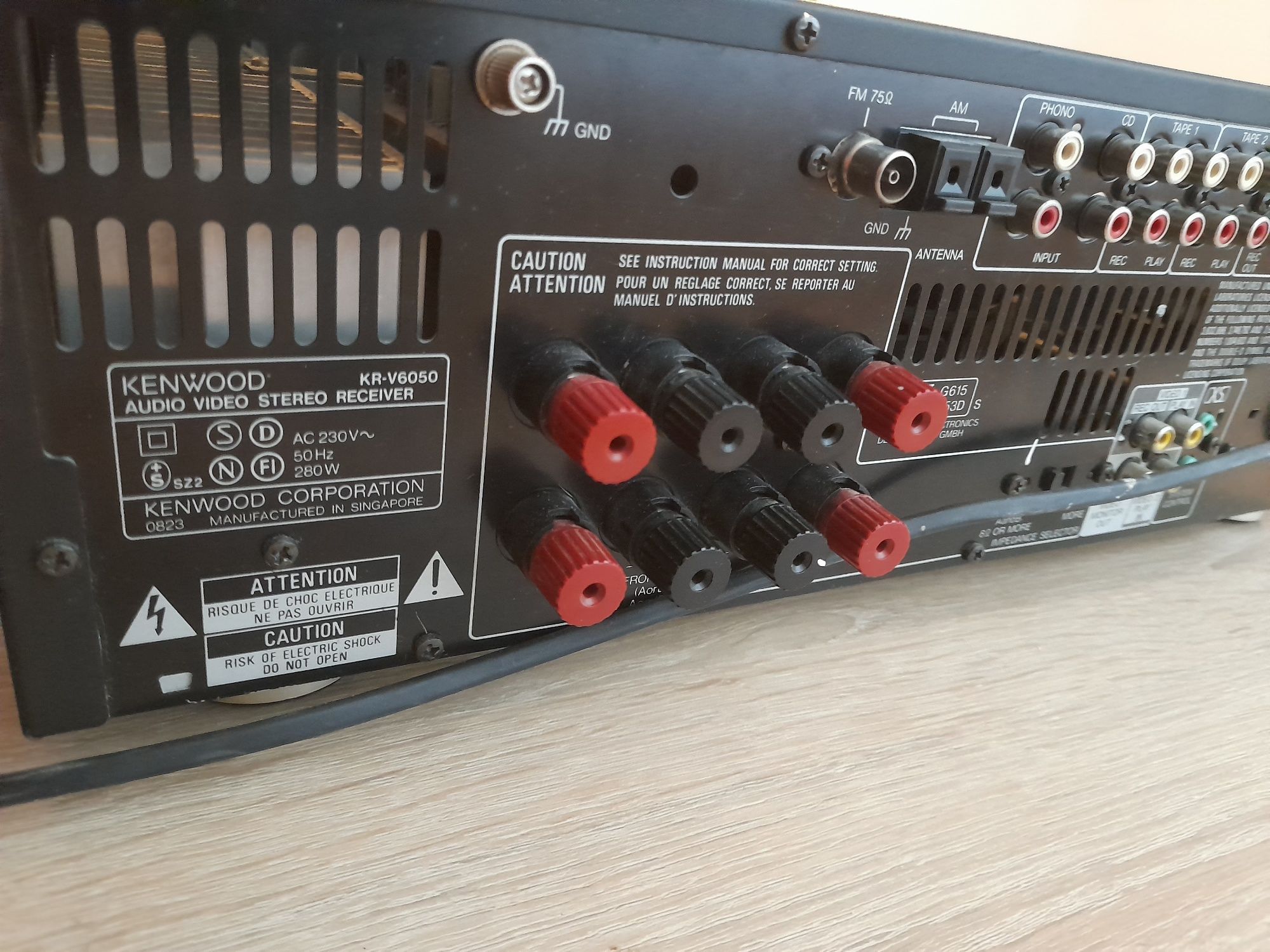 Kenwood 2x100wati cu telecomandă