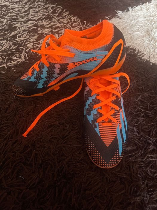 Ghete fotbal cu crampoane Adidas Messi și Adidas predator