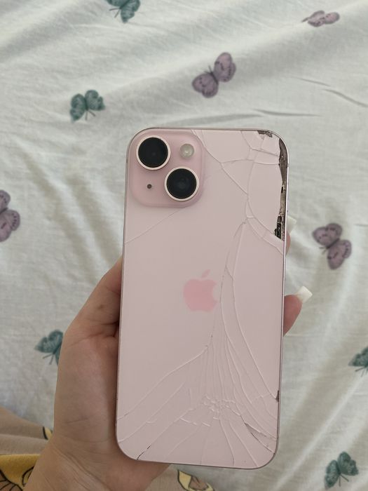 Vand iphone 15 roz