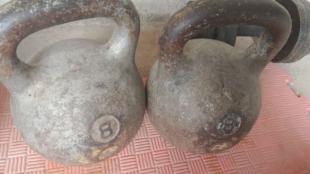 Продам гири  8 кг и штангу