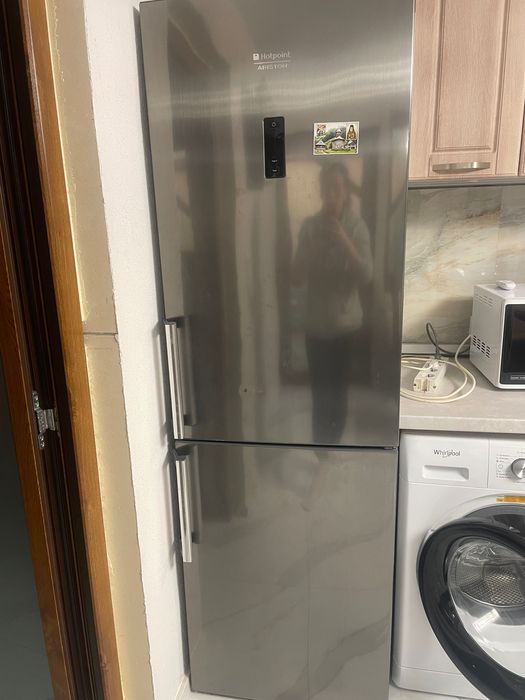 Vand combina frigirifica in 2 usi